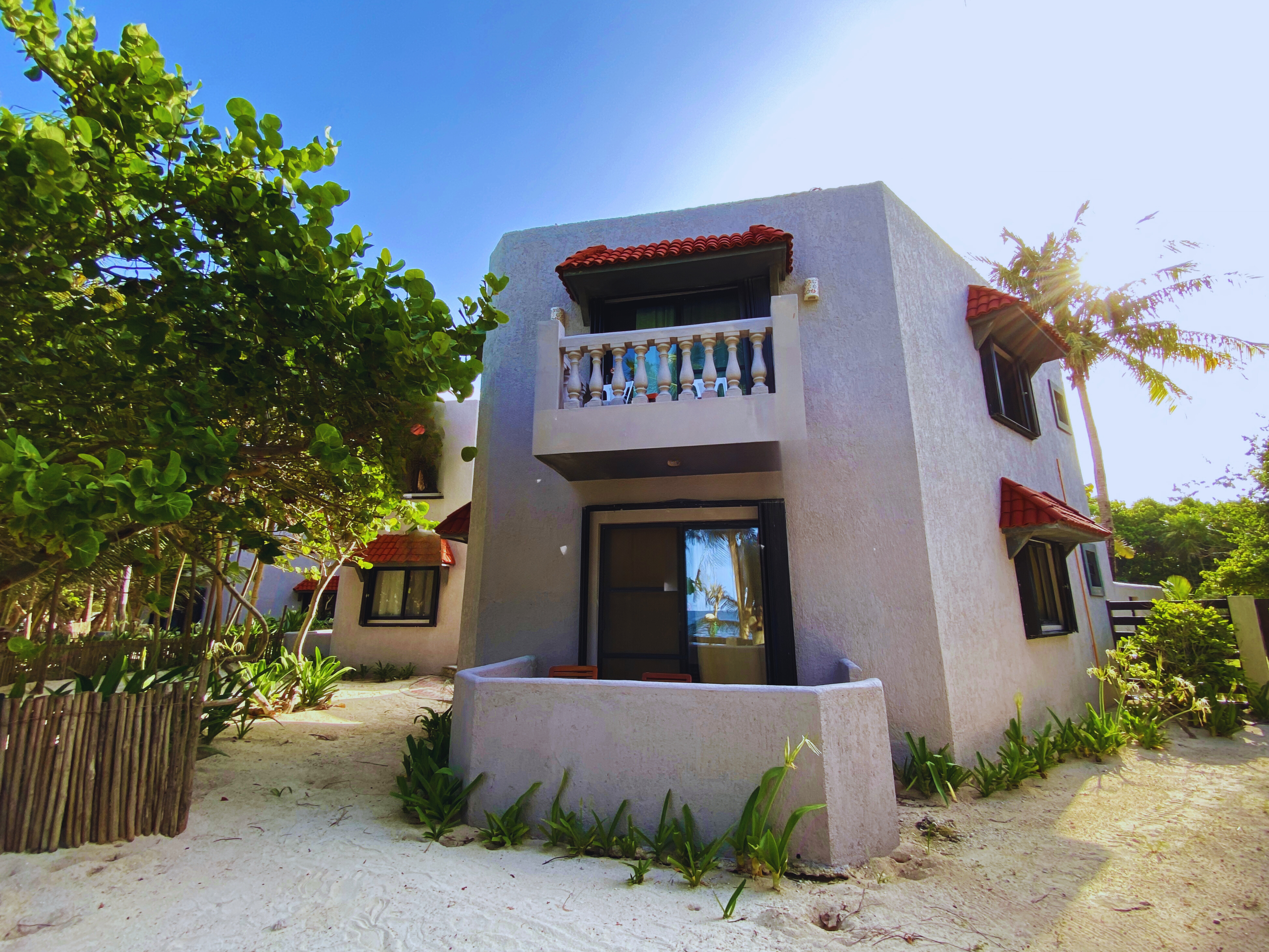 VILLA HOTEL FRENTE AL MAR EN VENTA – MAHAHUAL QROO.
