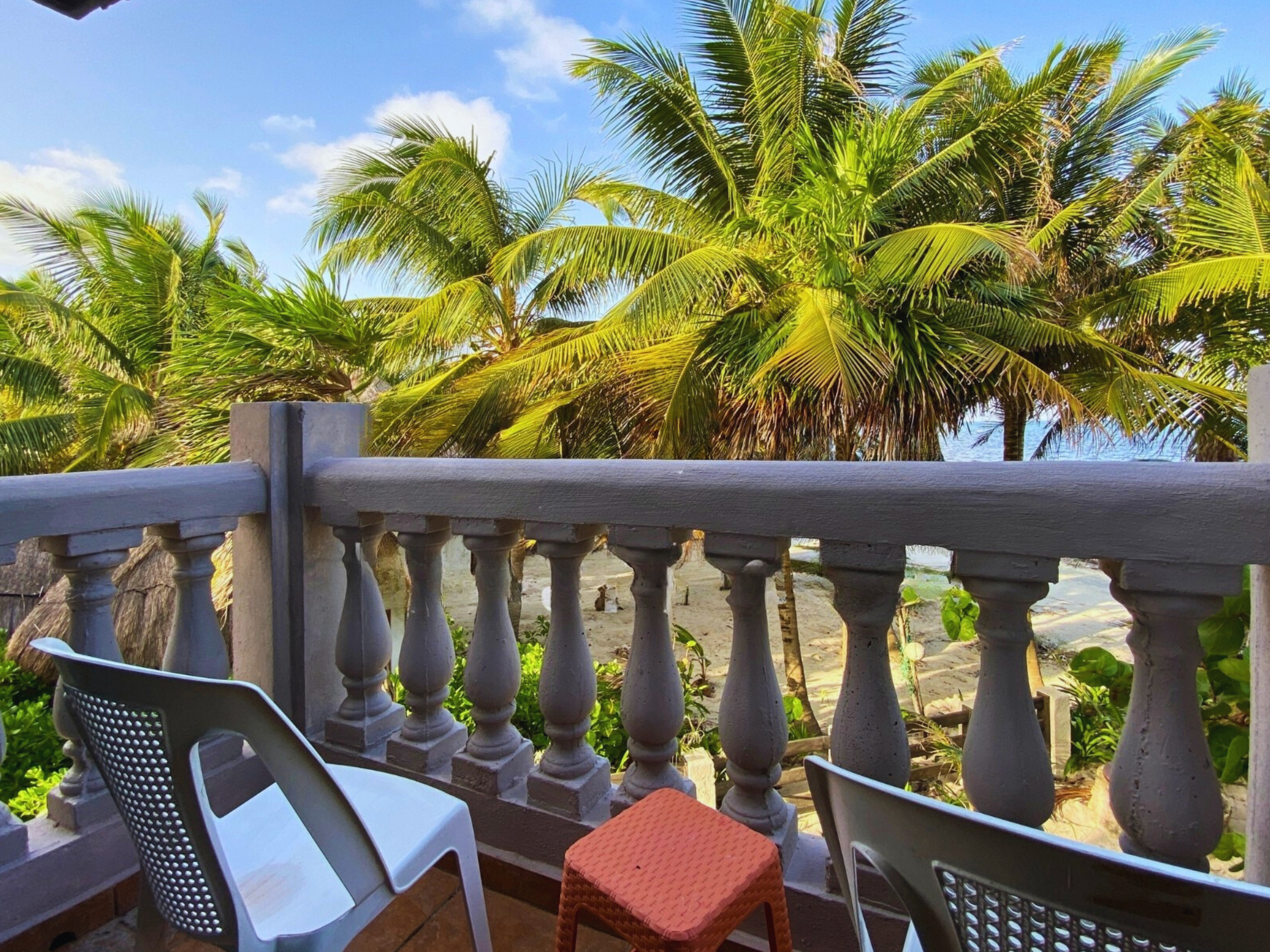VILLA HOTEL FRENTE AL MAR EN VENTA – MAHAHUAL QROO.