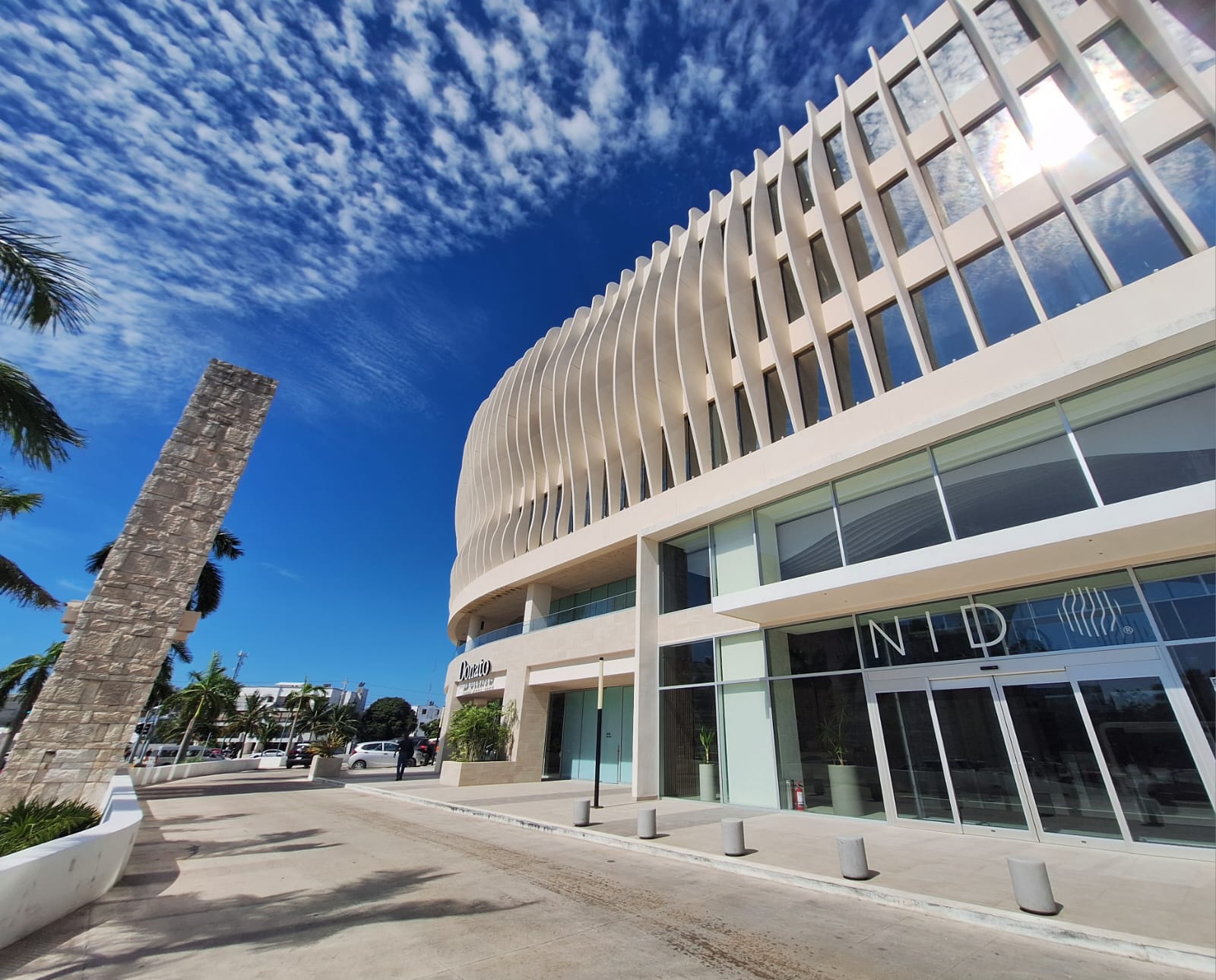 Fachada de Oficina en RENTA en Puerto cancun