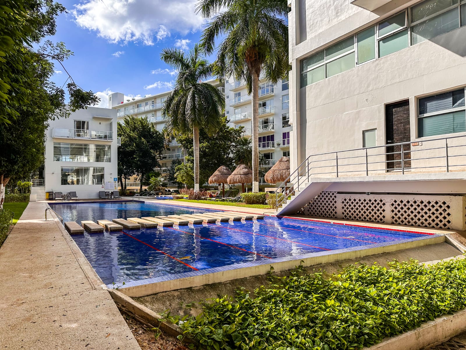 Fachada de Condominio Tziara sm 16 Cancún